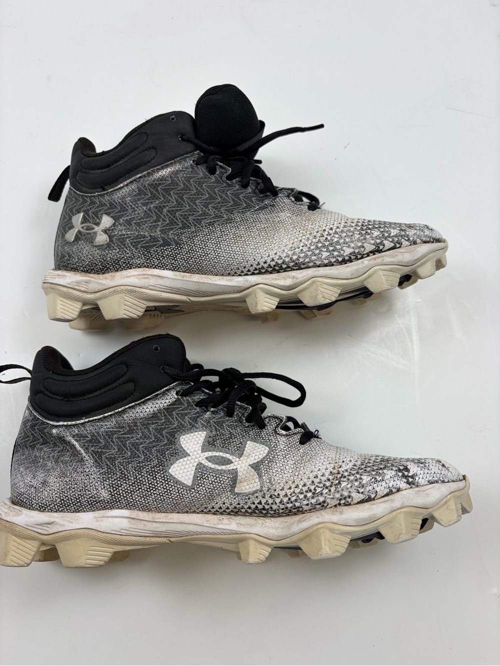 Under Armour Black and White Men's Athletic Cleats
